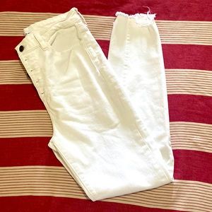 Kancan jeans white button fly frayed ankle, size 28, NWOT, smoke free home